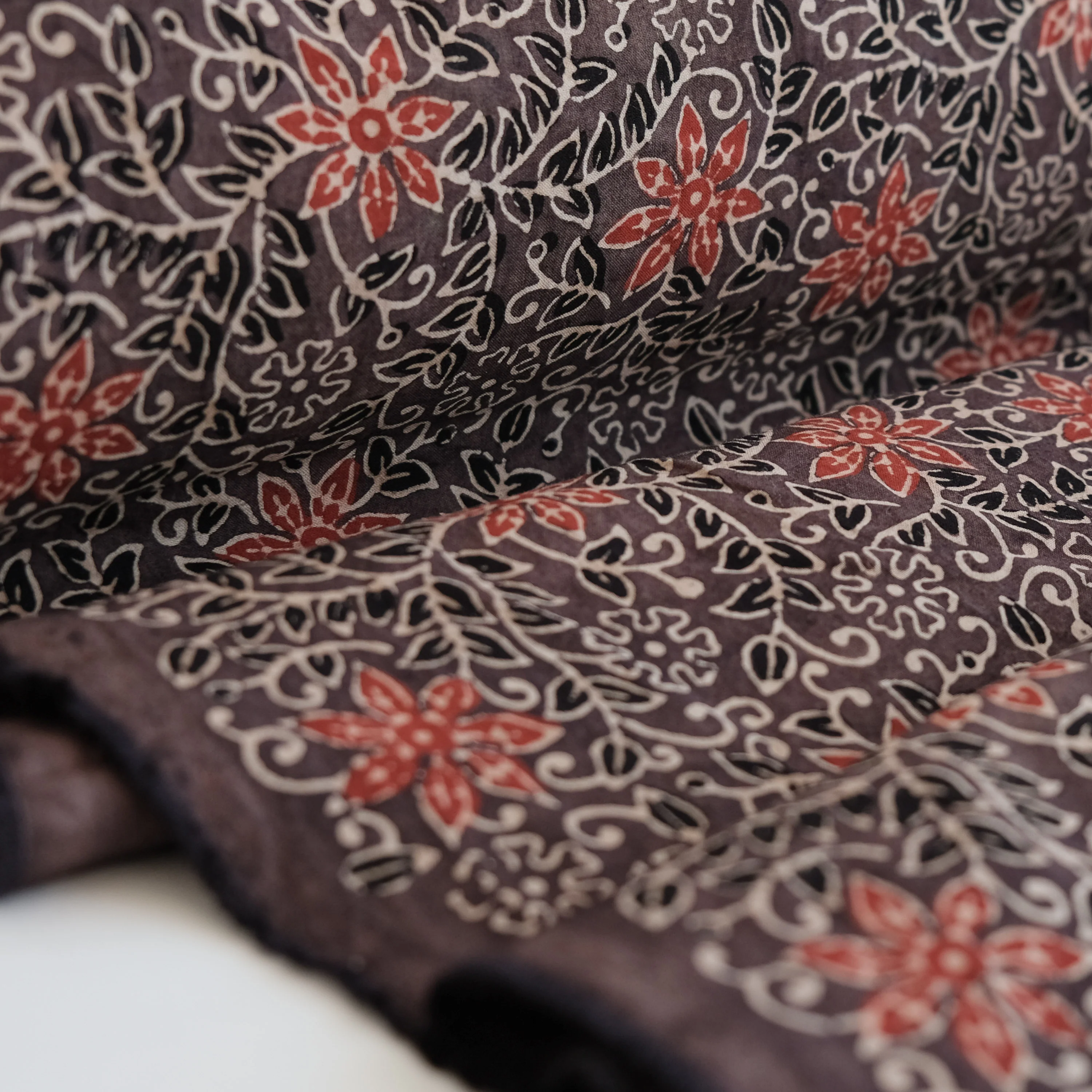 Fabric - Organic Cotton Block Printed with Natural Dyes - Floral Vine - Image 3
