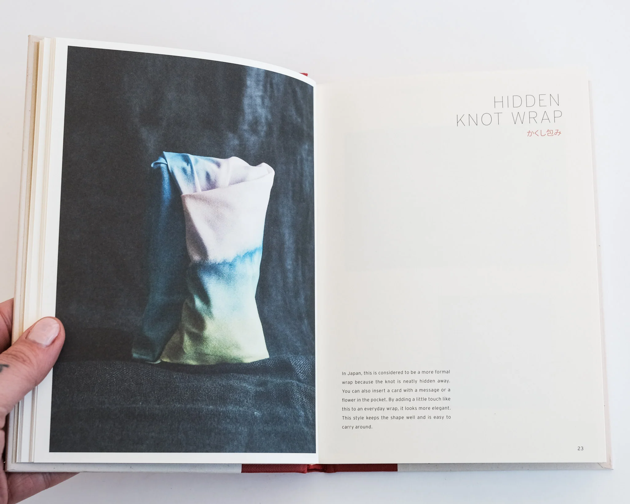 Furoshiki: And the Japanese Art of Gift Wrapping - Image 4
