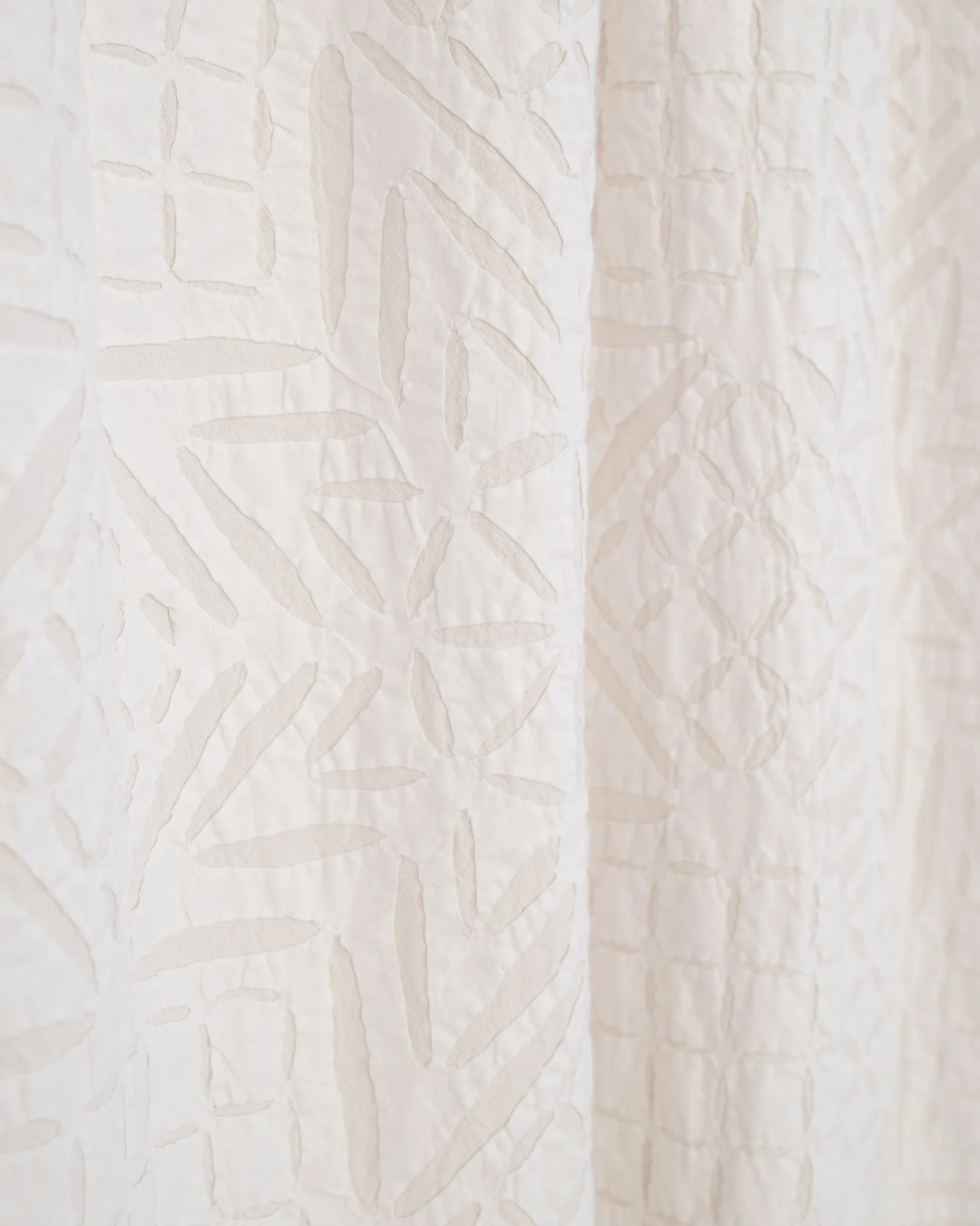 Handstitched Appliqué - White on Natural - Queen/King - Starburst - Image 3