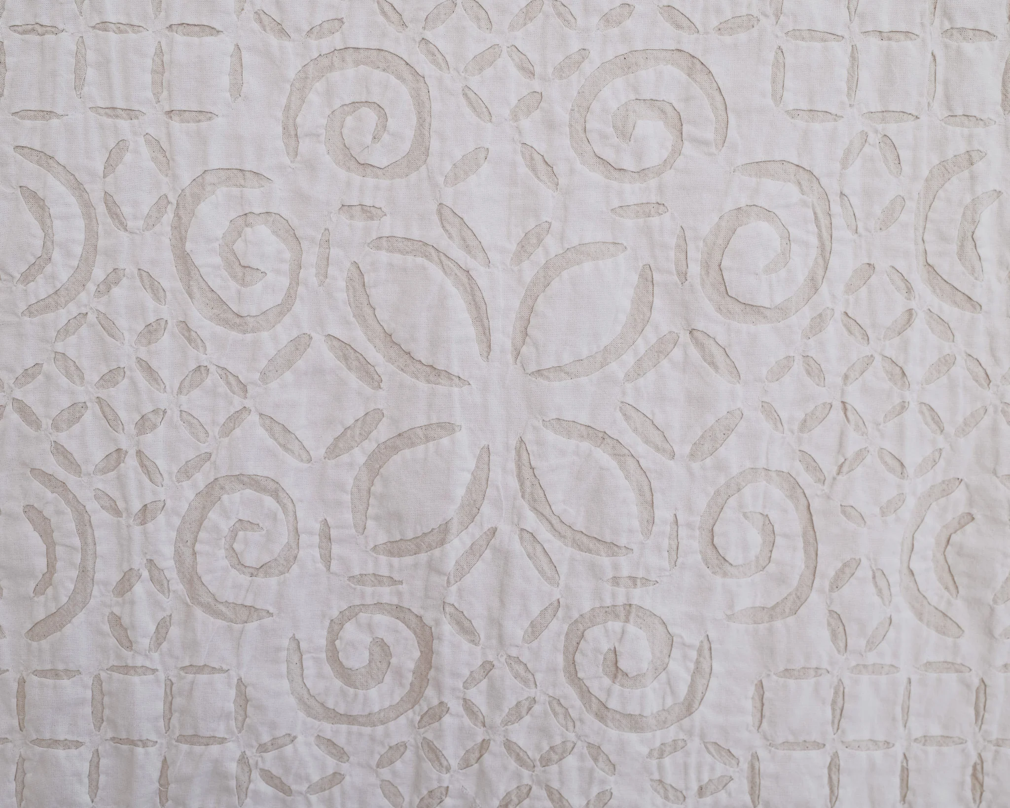 Handstitched Appliqué - White on Natural - Single/Twin - Coin - Image 4