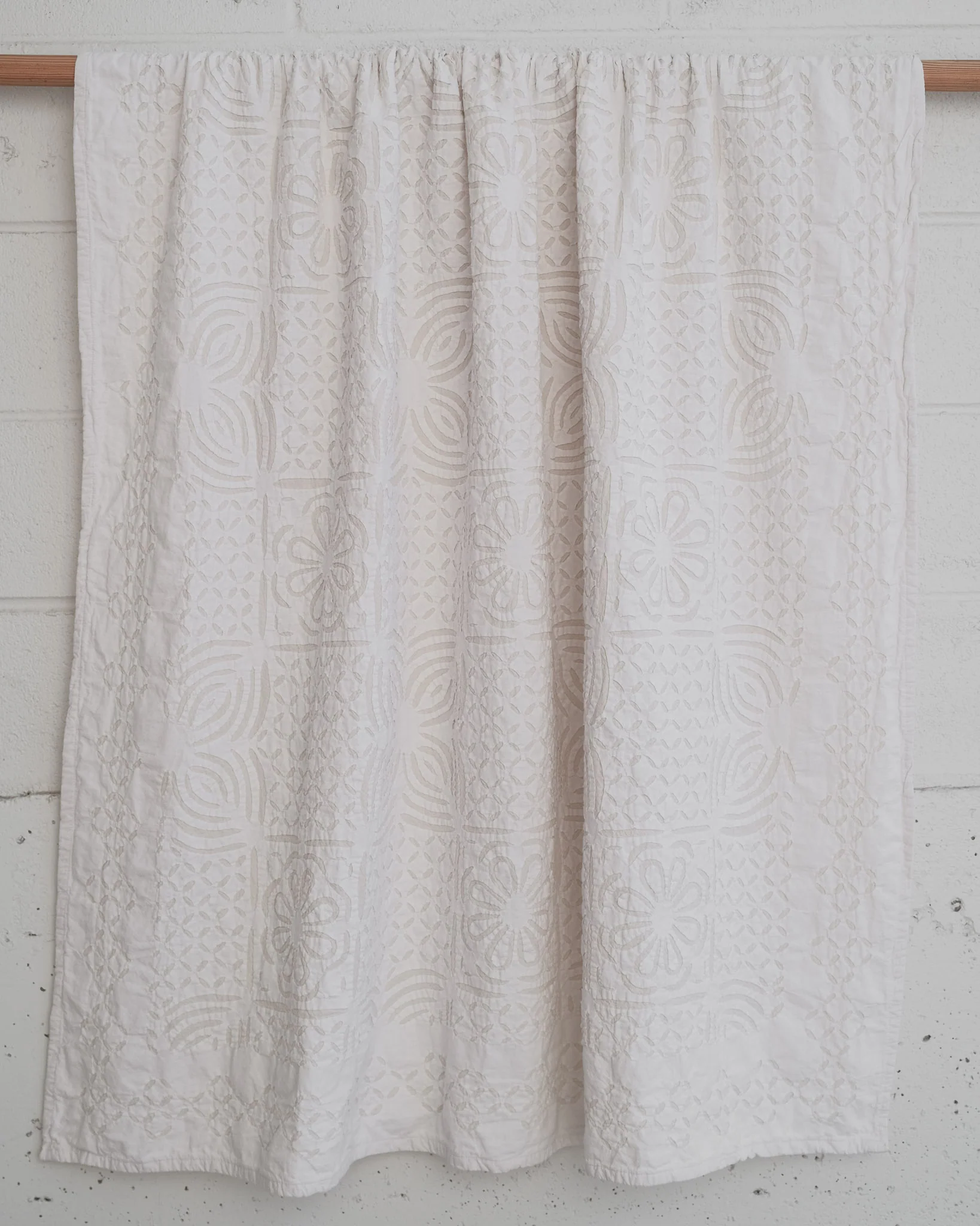 Handstitched Appliqué - White on Natural - Daisy - Image 3