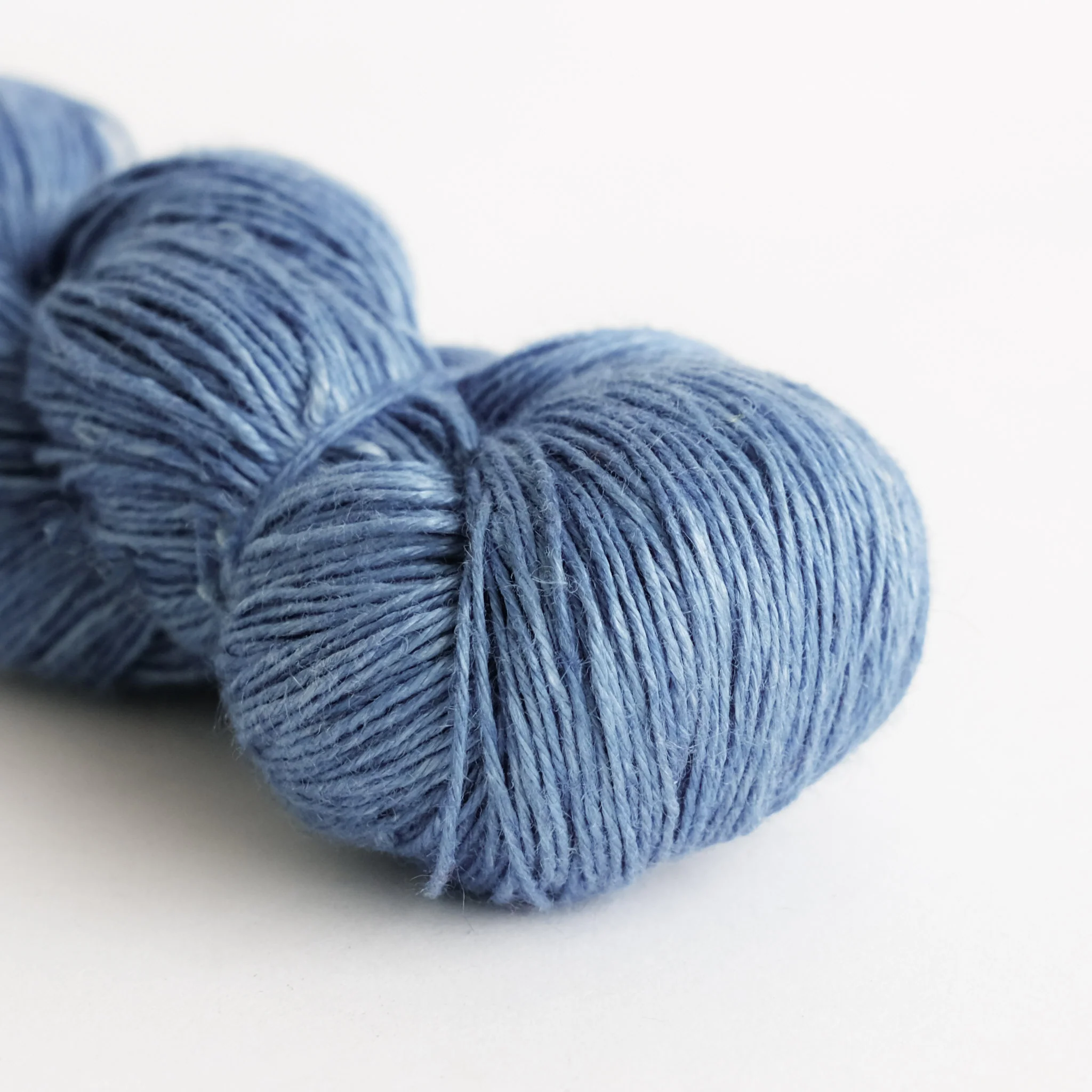 Honest Yarn - Naturally Dyed Organic Linen - Fingering - Indigo Light