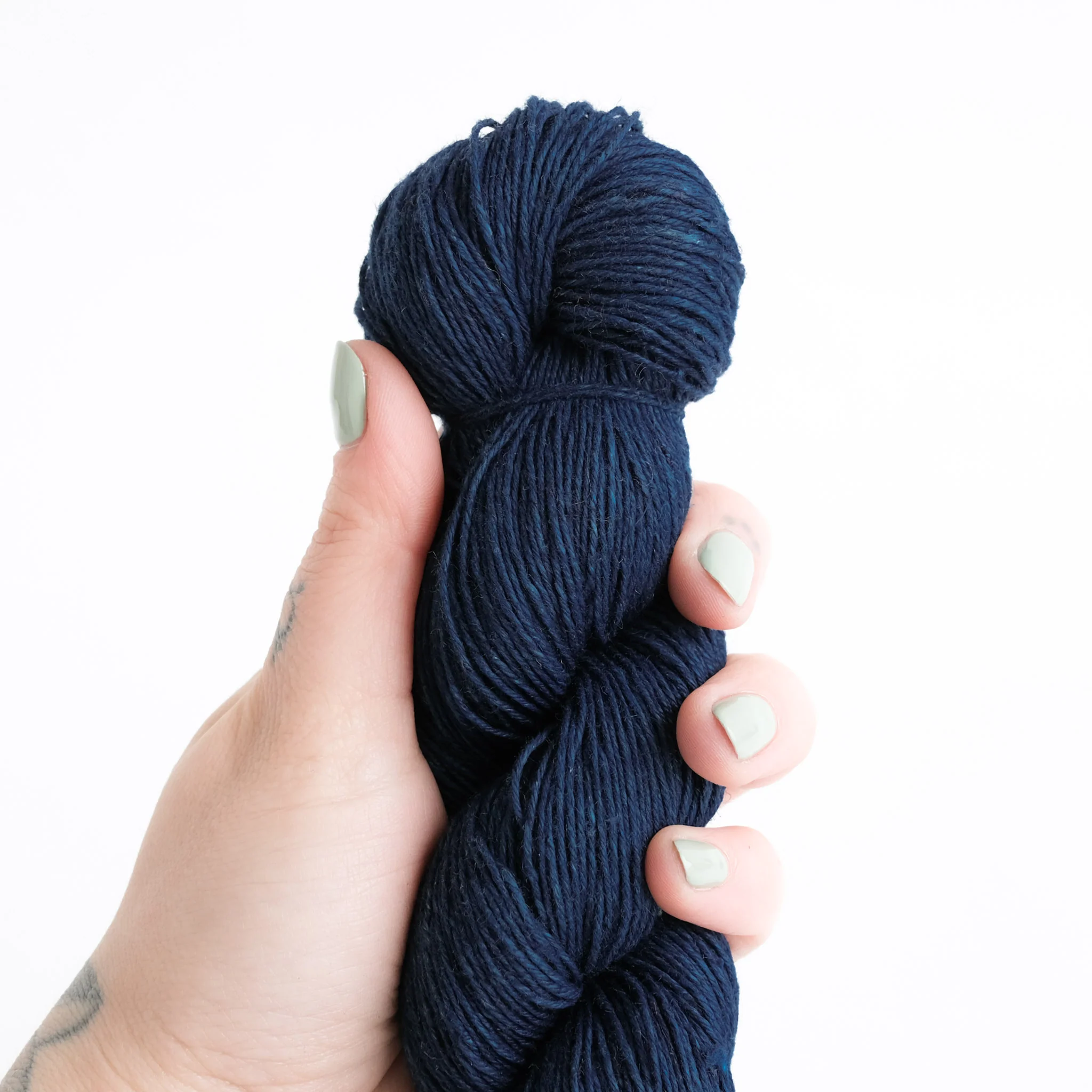 Honest Yarn - Naturally Dyed Organic Linen - Sport - Indigo Dark - Image 3