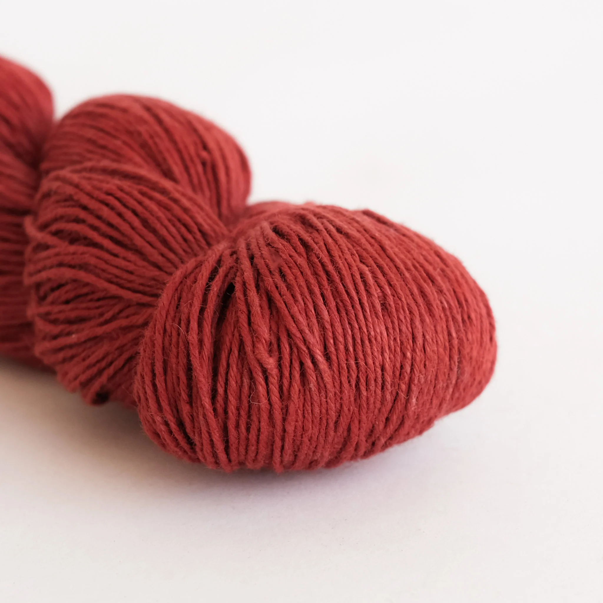 Honest Yarn - Naturally Dyed Organic Linen - Sport - Madder Dark