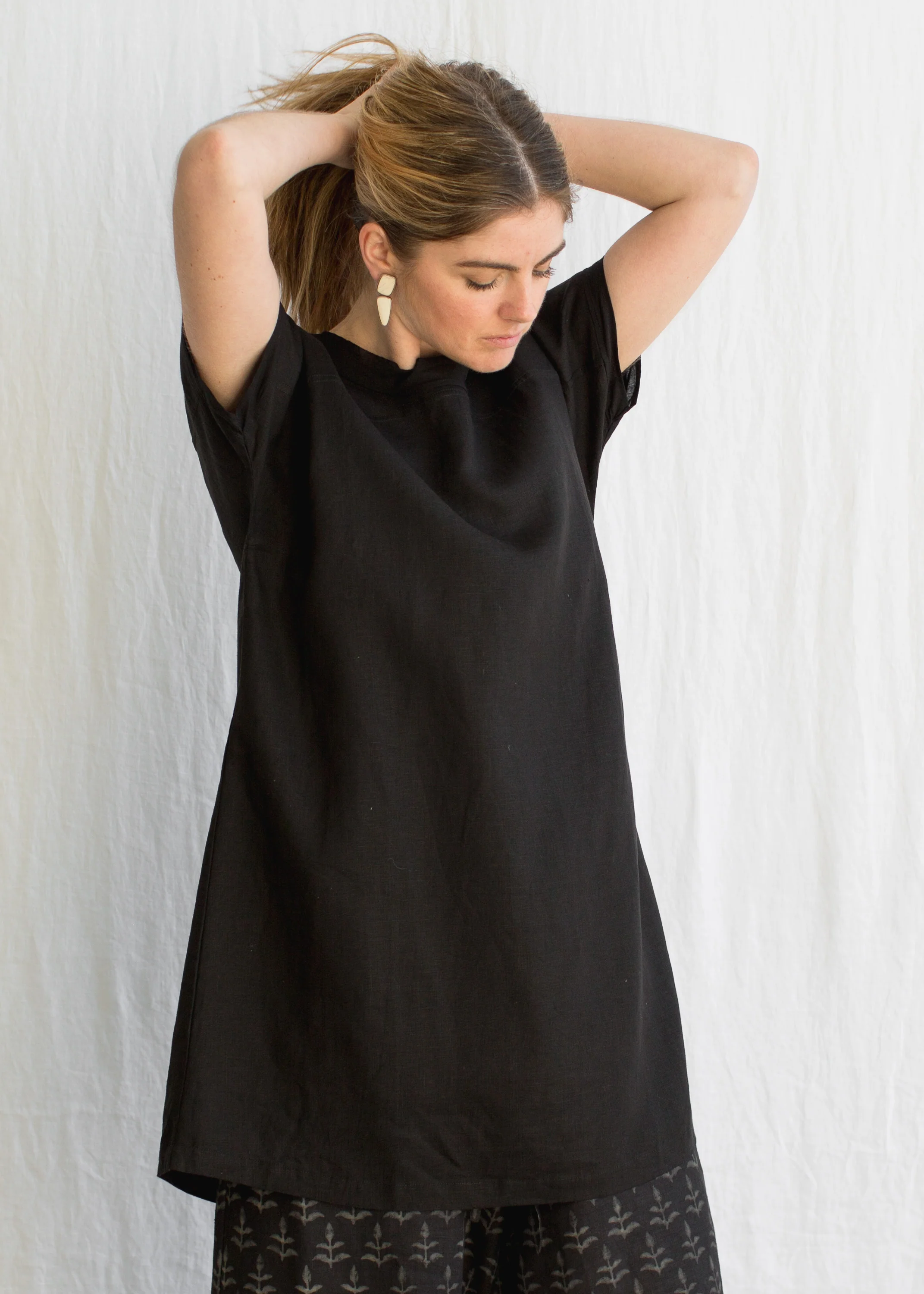 Hunza Top - Linen - Black