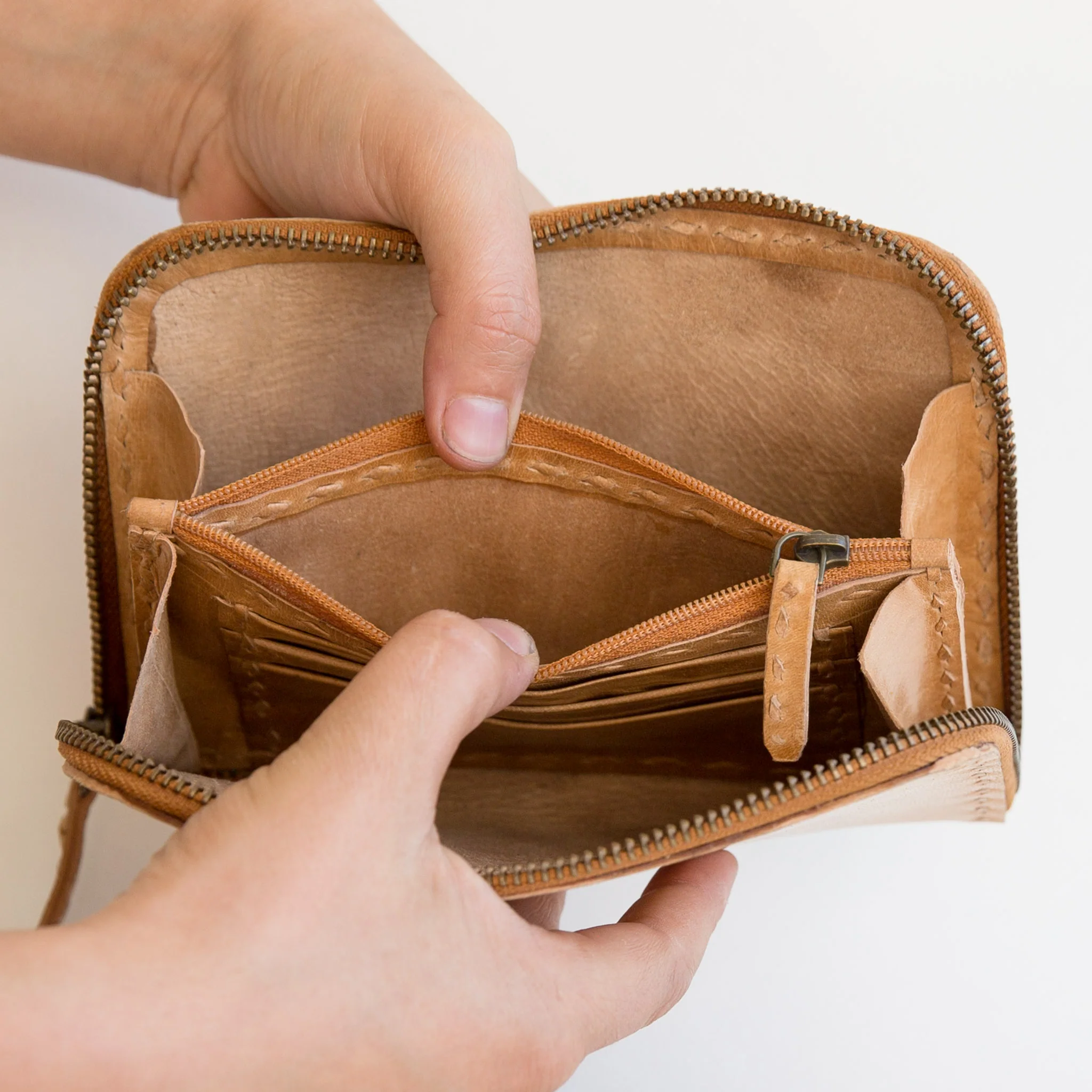Leather Travel Wallet - Short - Tan - Image 4