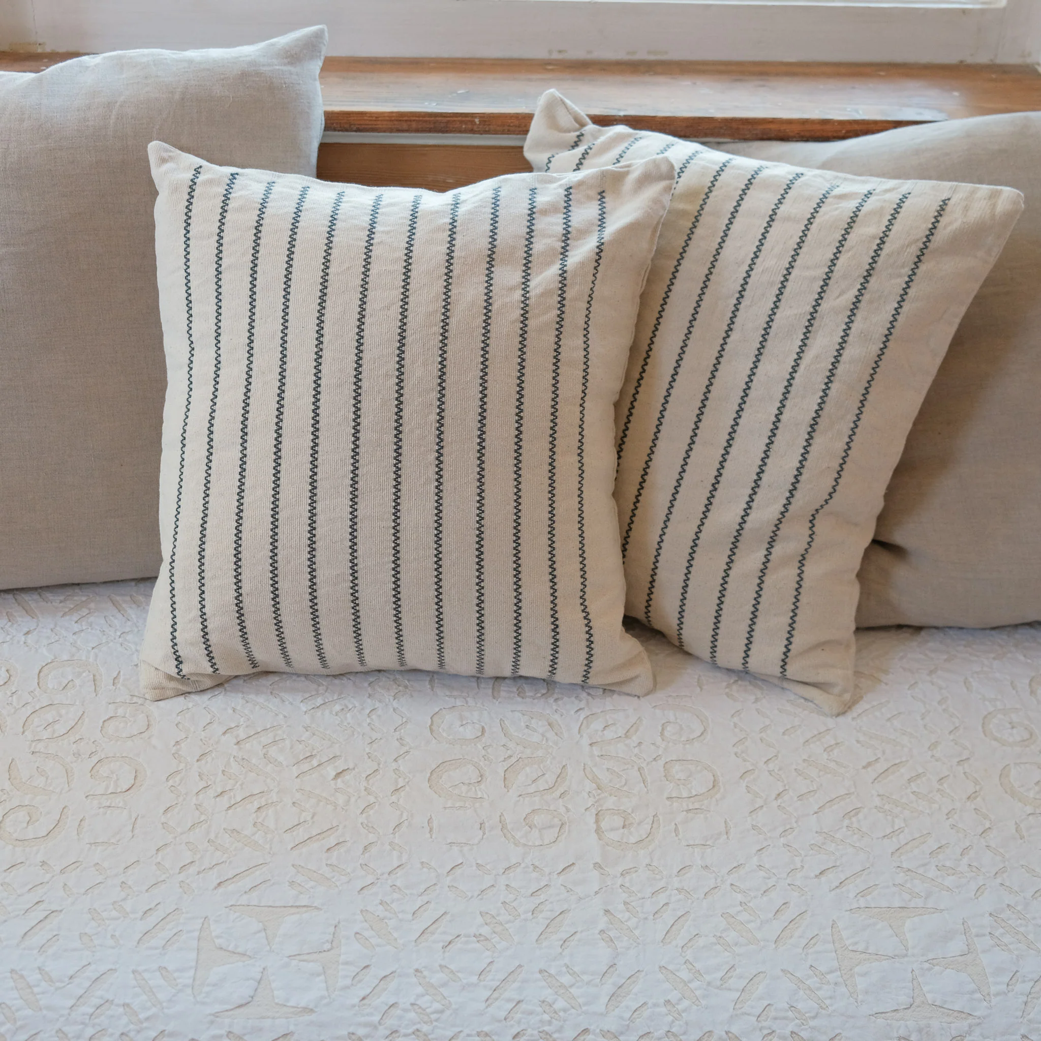 Nagaland - Handwoven 16" Cushion Cover - Rows - Image 3