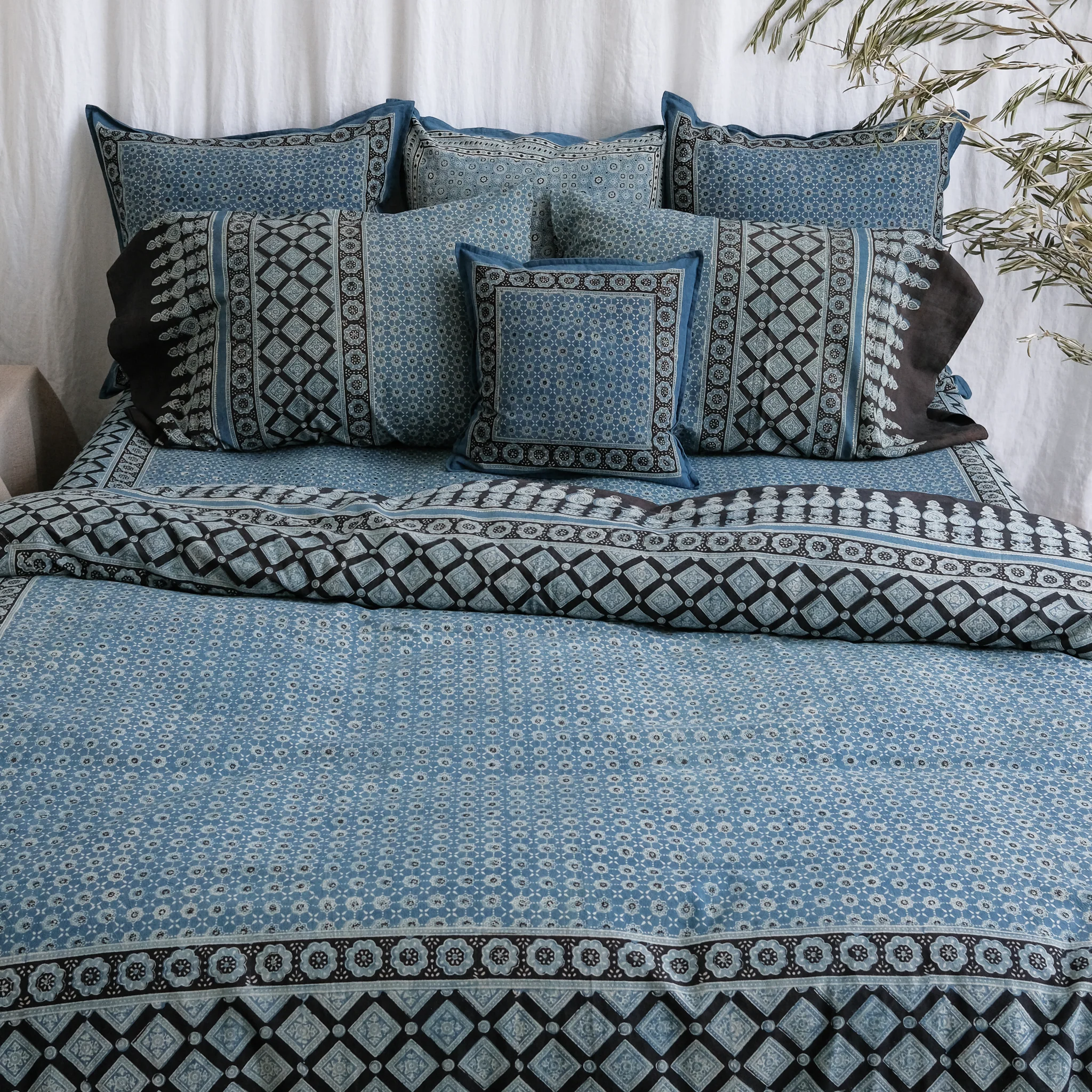 Organic Cotton Duvet Cover - Ajrakh Indigo Florette - Image 4