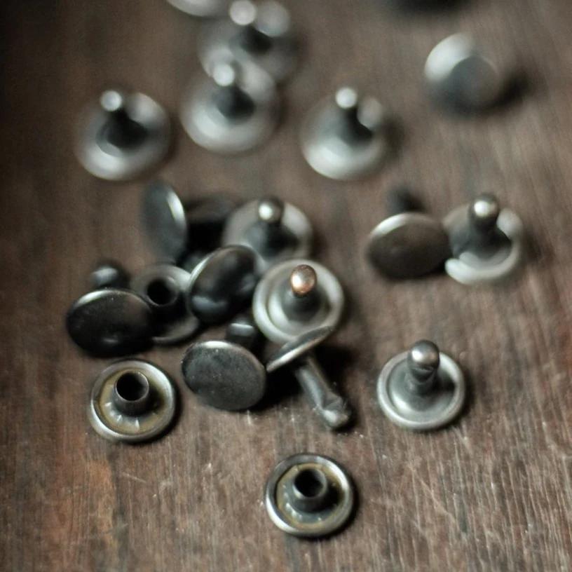 Rivets - 20 Pack Double Cap - Old Brass