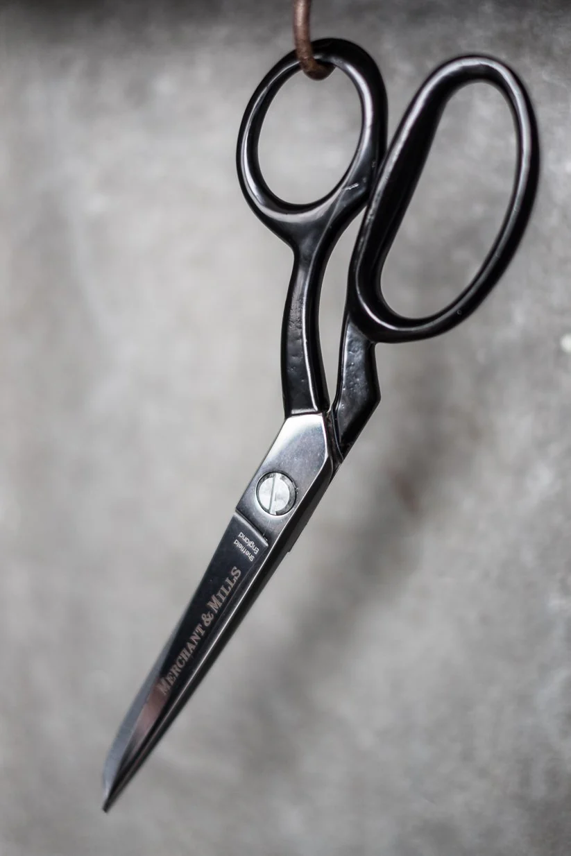 Scissors - 10" Sidebent Tailor's Shears - Image 3