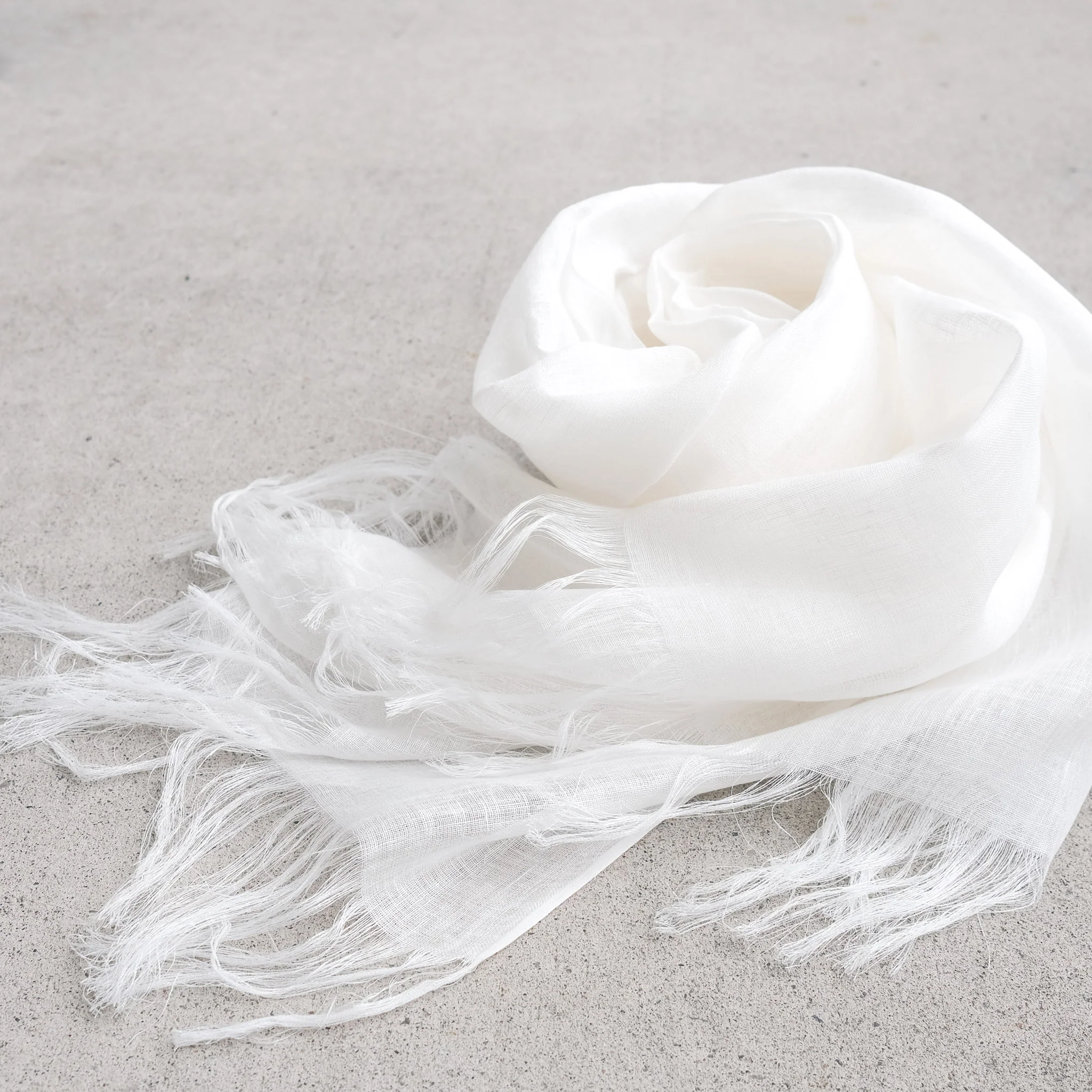Shawls - Linen Handwoven with Long Fringe - White (6 pack) - Image 2
